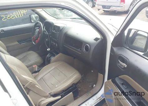 2013 Jeep Patriot Limited из США, поврежденный, VIN 1C4NJRCB2DD101835